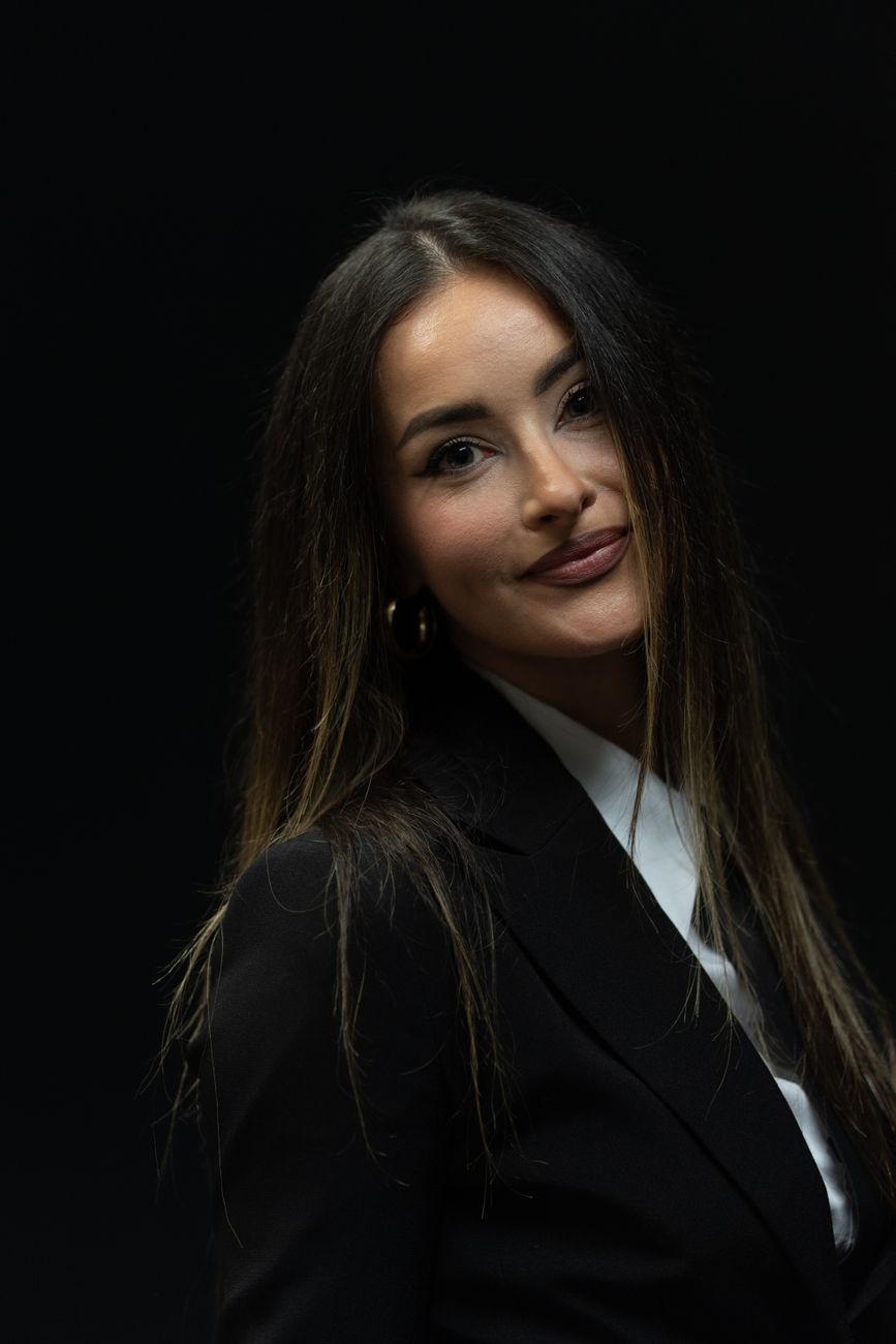 Isabelle M.